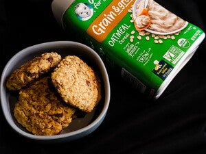 Anzac oatmeal biscuits Anzac oatmeal biscuits
