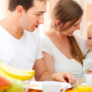 Breastfeeding mom's diet and food choices