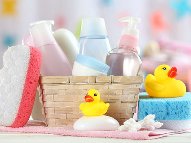 Bathing baby & toilet training Bathing baby & toilet training